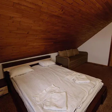 Готель Яблуниця